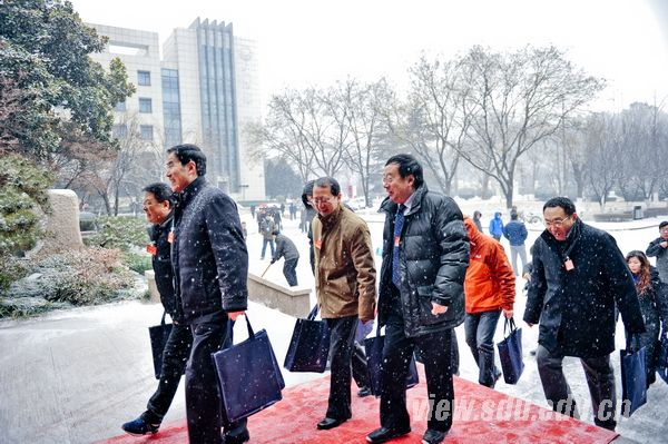 瑞雪迎“双会”